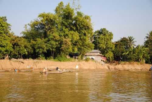 ANGKOR WAT HALF MARATHON 2013